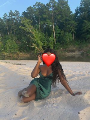 Заказать девушку от 3000 руб. в час (Роксана, 24 лет)