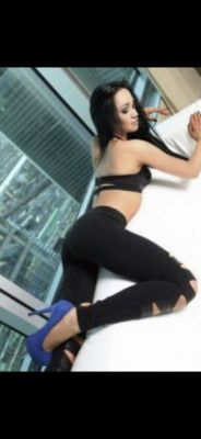 Карина, анкетные фото