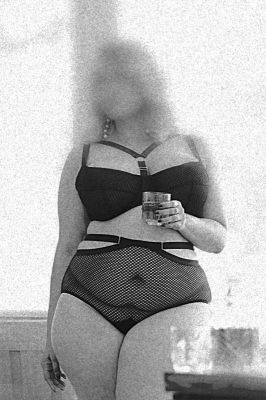 Юля, 8 938 446-96-02, от 2000 руб. в час