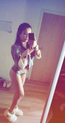 зрелая инди София, принимает круглосуточно