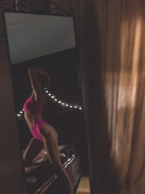 Заказать шлюху от 7000 руб. в час (Александра, тел. 8 989 758-92-60)