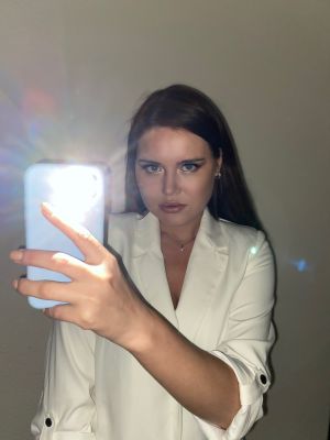 где стоит шлюха Саша Красная поляна, 23 лет