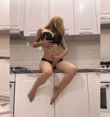 Мария  —  девушка на ночь для щедрого мужчины